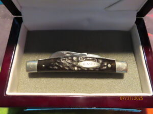 CASE XX # 64052 pocketknife, 1 dot (1979) medium congress four blade, bone handle